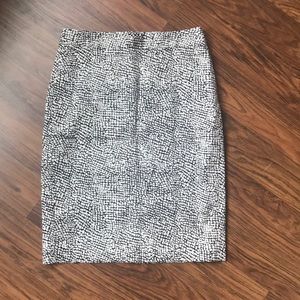 BANANA REPUBLIC PRINTED PENCIL SKIRT LIKE NEW